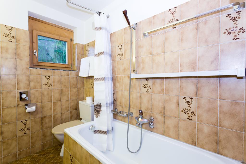 Hotel B&B Süsom Surlej Silvaplana Exteriör bild
