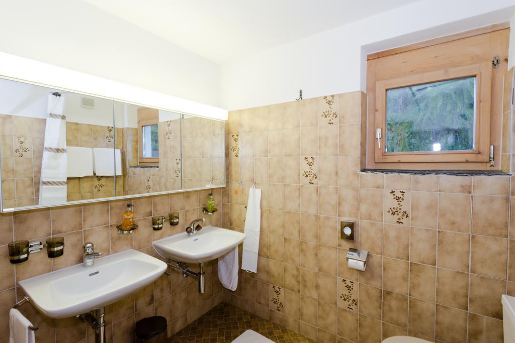 Hotel B&B Süsom Surlej Silvaplana Exteriör bild